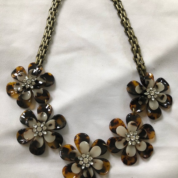 Tortoise flower Baublebar Necklace - Picture 5 of 6